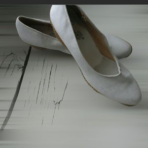 Beacon wedge shoes size 8 narrow